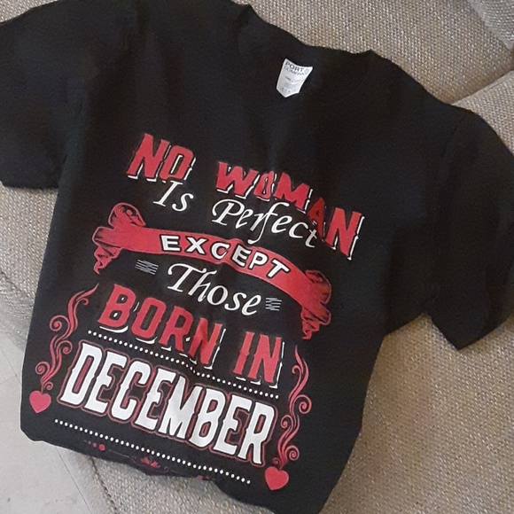 - December tee - Picture 4 of 4